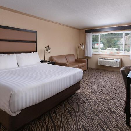 Prestige Inn Golden Eksteriør billede