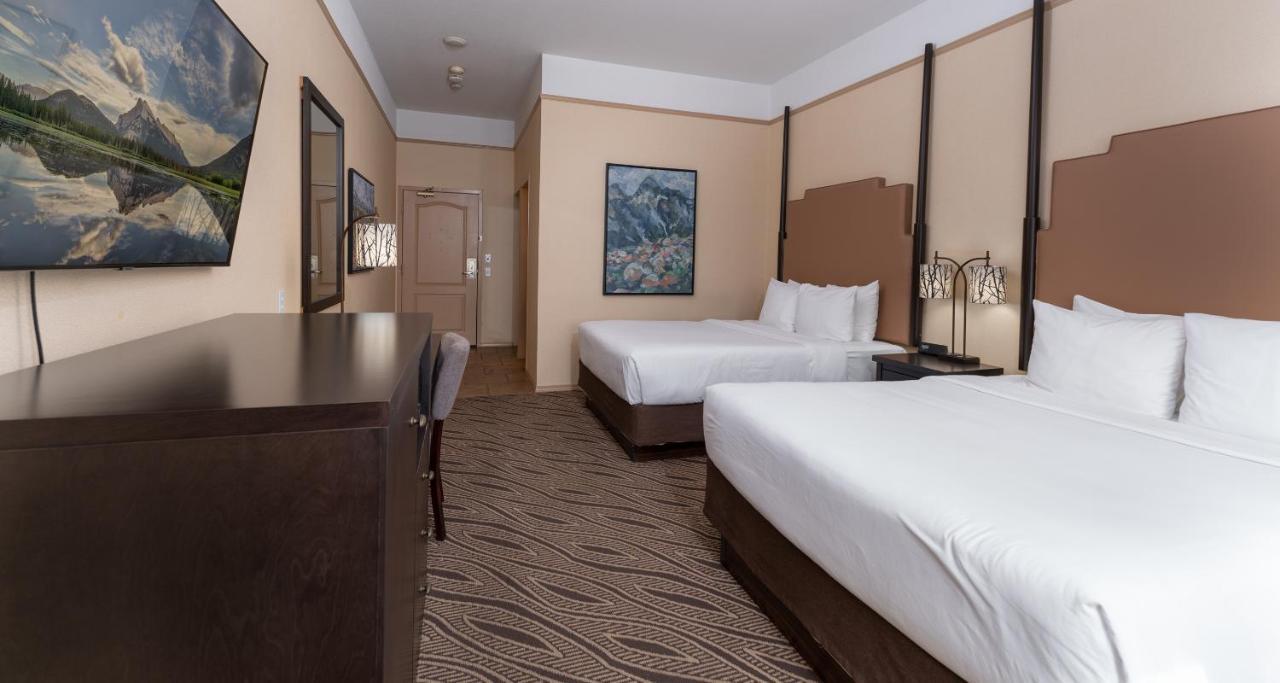 Prestige Inn Golden Eksteriør billede